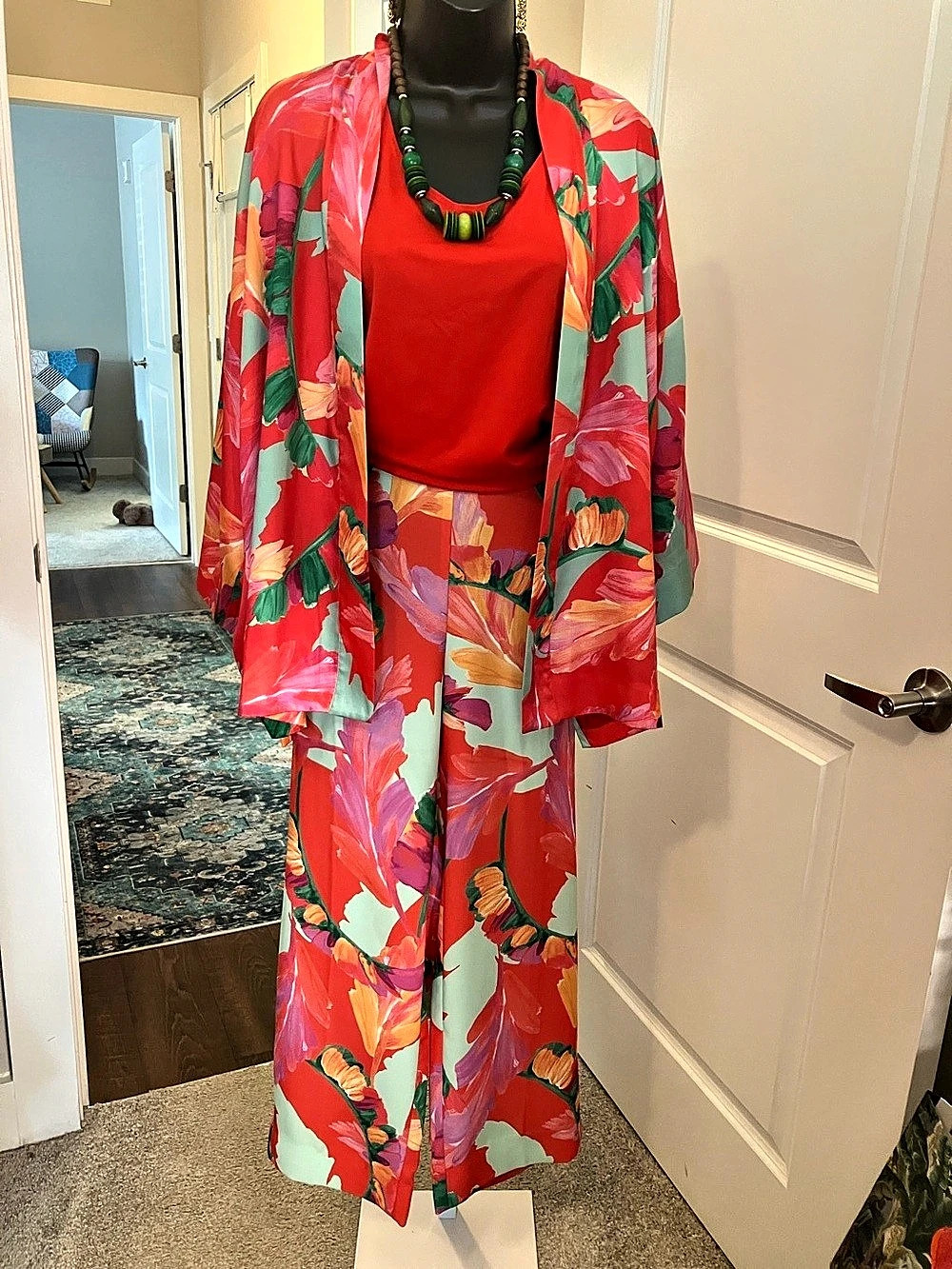 Chico's Floral Wide-Leg 3 Piece Set in Red & Green & statement necklace